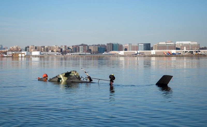 WSJ сообщила о связи «такси для генералов» и авиакатастрофы в
