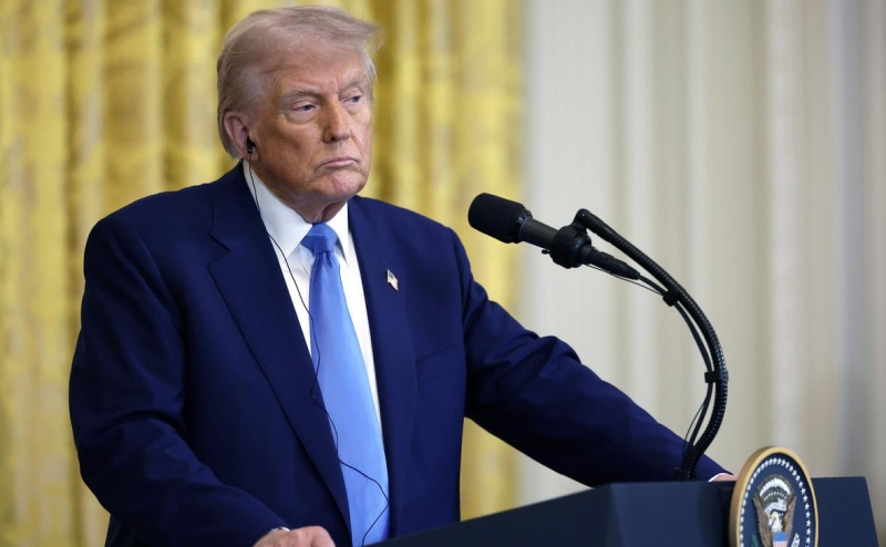 WSJ узнала, что Макрон надавил на Трампа из-за военных на Украине