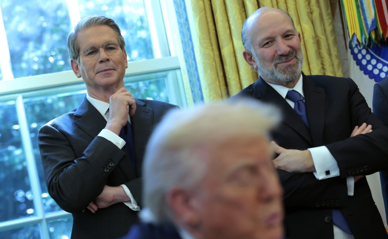 WSJ узнала, как два министра уловкой добились ослабления пошлин Трампа