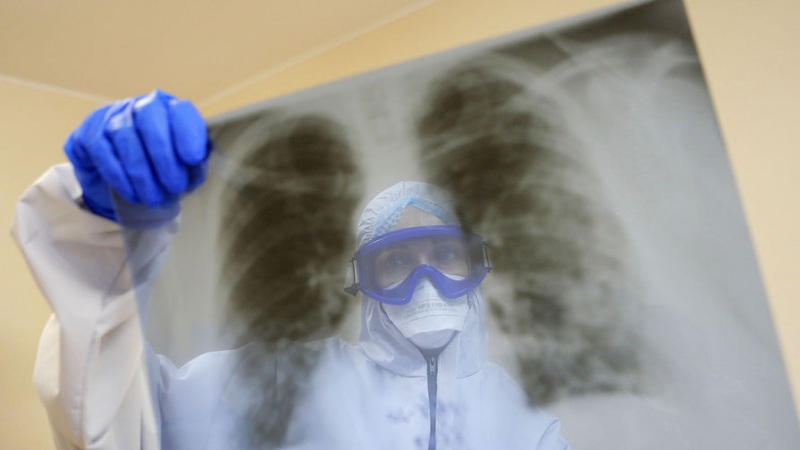 За неделю от коронавируса умерло рекордное число россиян