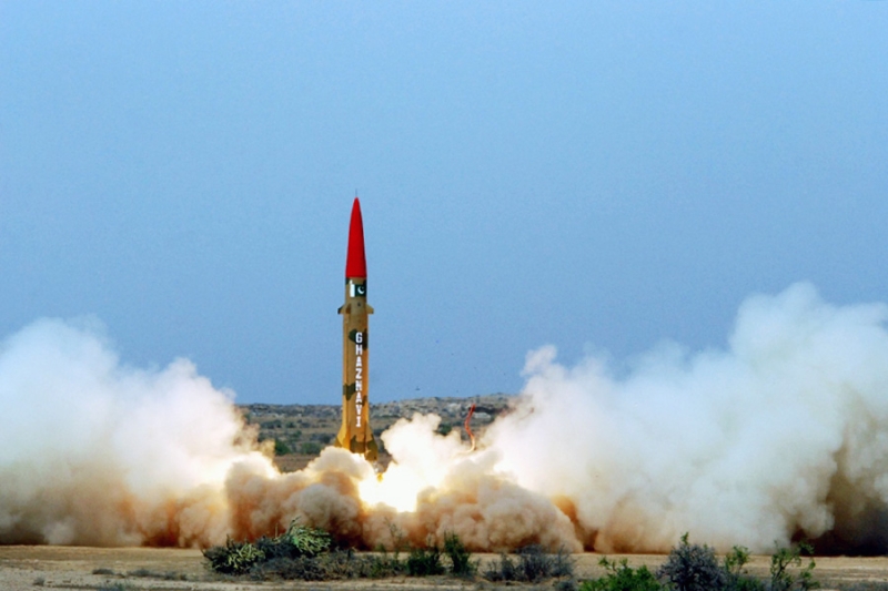 Зачем Индии и Пакистану ядерное оружие и как они наращивают его запасы