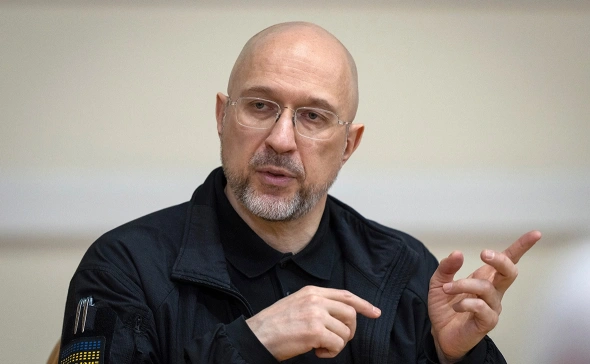 Зачем Зеленский меняет правительство Украины и послов в ключевых