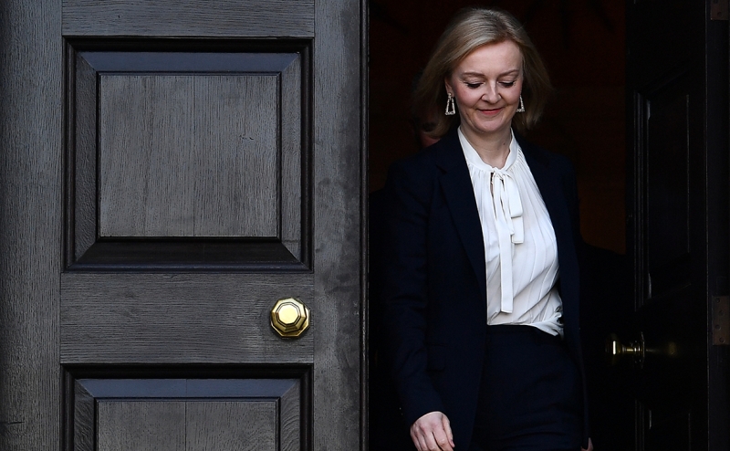 Захарова призвала главу МИД Британии извиниться перед Россией и Украиной