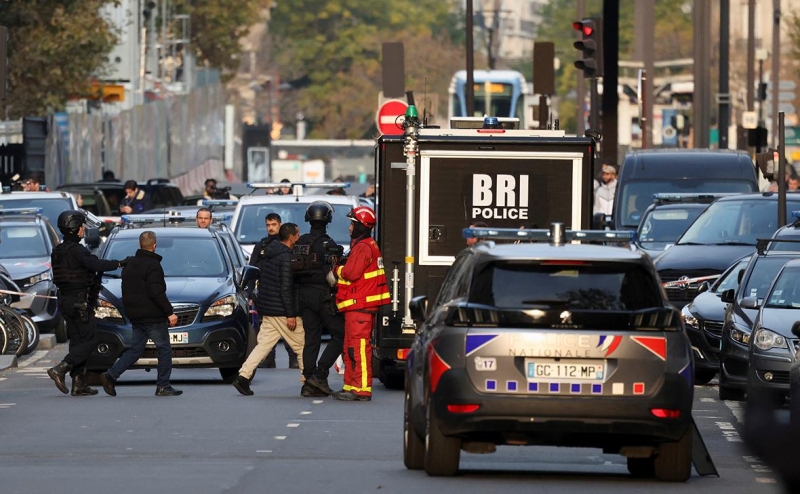 Заложников из ресторана в пригороде Парижа освободили