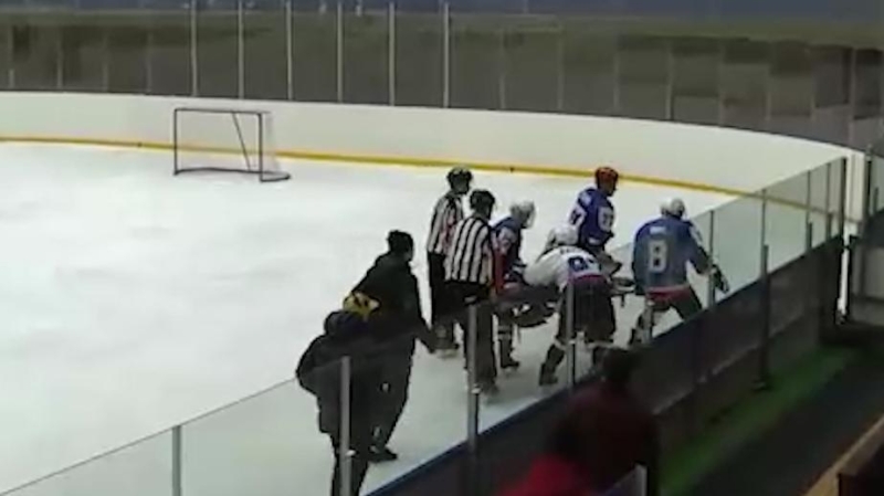 Замглавы архангельский администрации умер после игры в хоккей