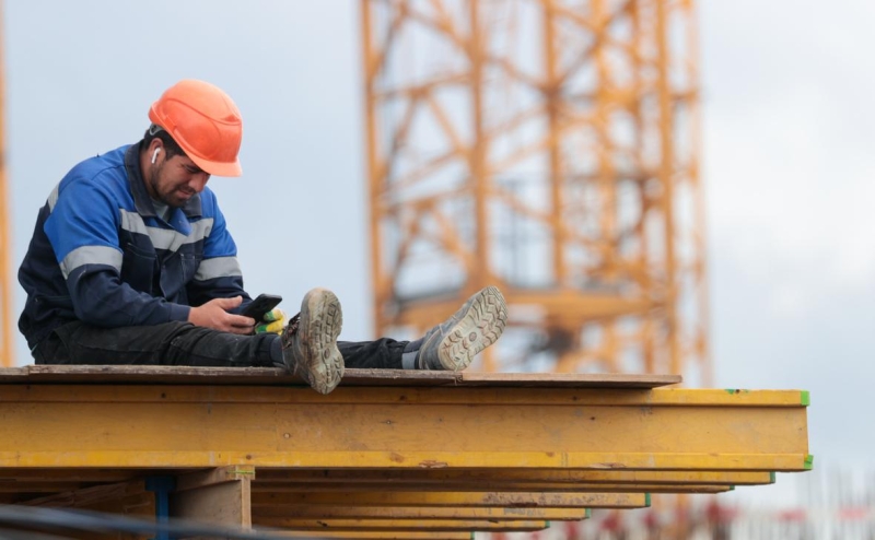 Заммэра оценил дефицит рабочей силы на стройках в Москве