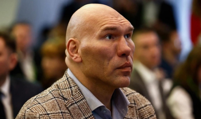 Запасы золота в российских банках упали вдвое