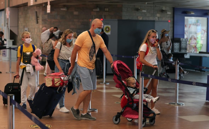 Застрявшие в Египте российские туристы вылетели в Москву