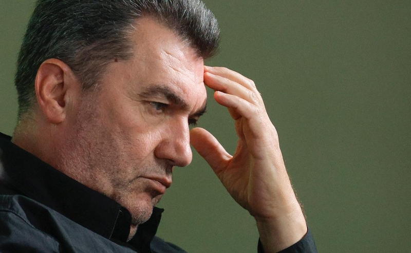 Зеленский и Порошенко исчезли из базы розыска МВД России