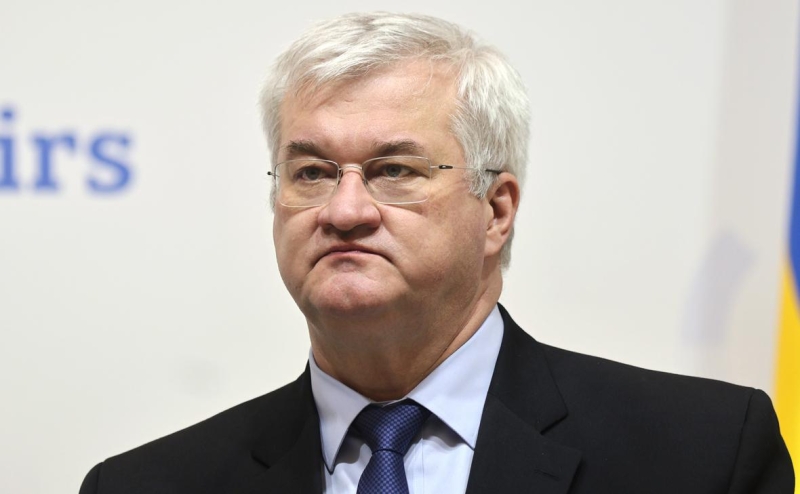 Зеленский назвал цель запрета на переговоры с Россией