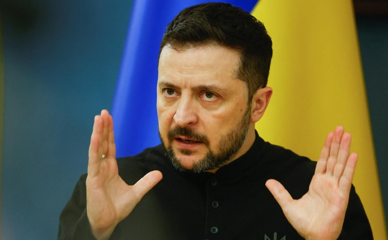 Зеленский назвал позицию США &laquo;быть посередине&raquo; между Россией и