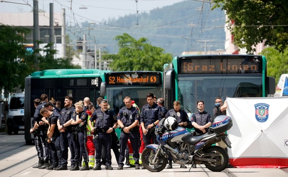 Зеленский обвинил Венгрию в сборе данных для ввода сил в Закарпатье