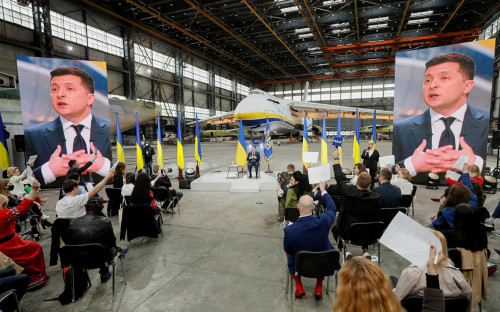 Зеленский переговорит с Байденом до его встречи с Путиным