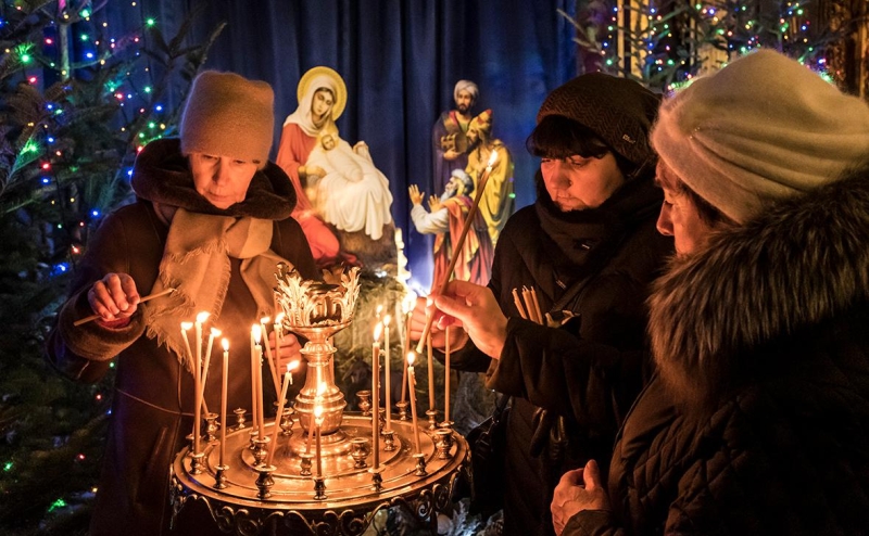 Зеленский перенес празднование Рождества на 25 декабря