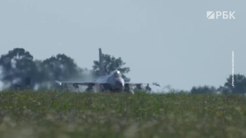 Зеленский показал первые кадры с F-16 на Украине