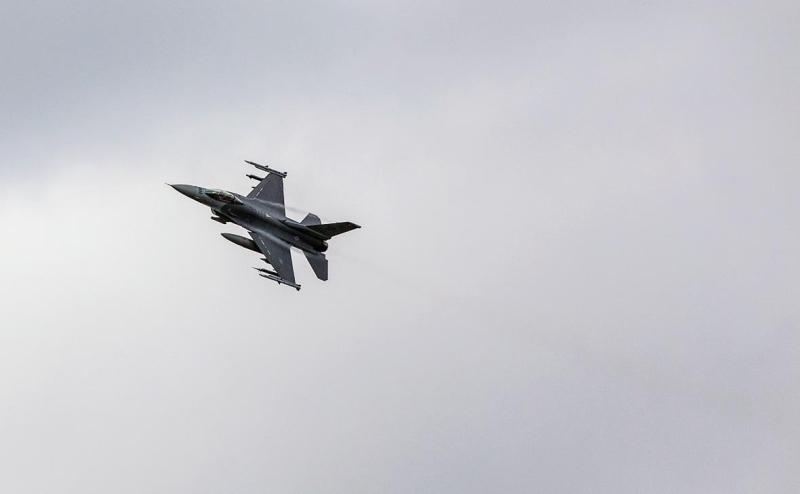 Зеленский пообещал начать наступление без западных истребителей