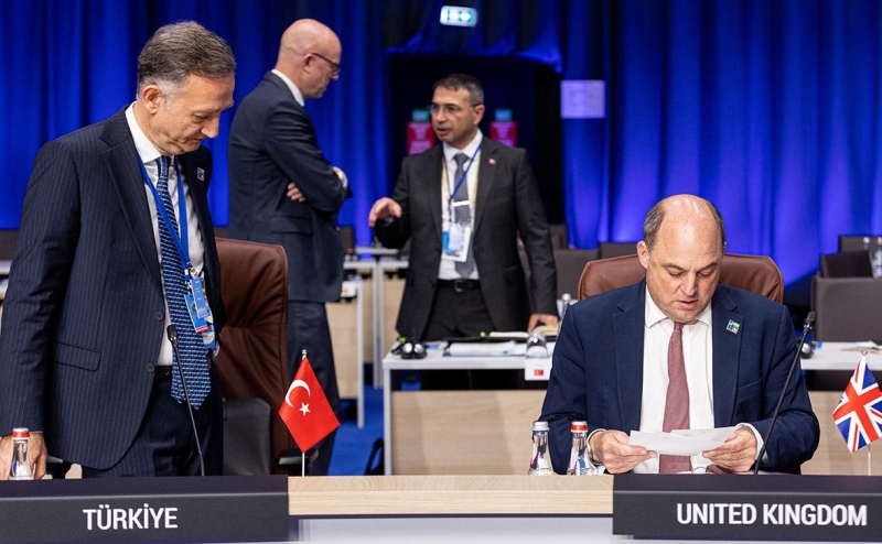 Зеленский предложил благодарить Лондон за поставки оружия каждое утро