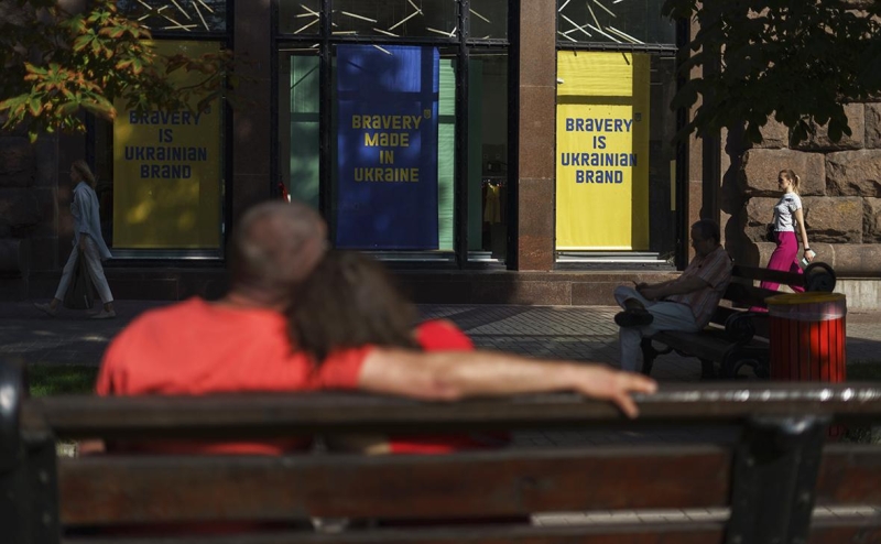 Зеленский предложил сделать английский обязательным для чиновников