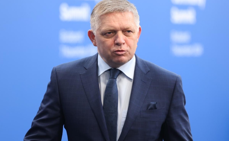 Зеленский призвал спецслужбы Словакии проверить Фицо из-за России