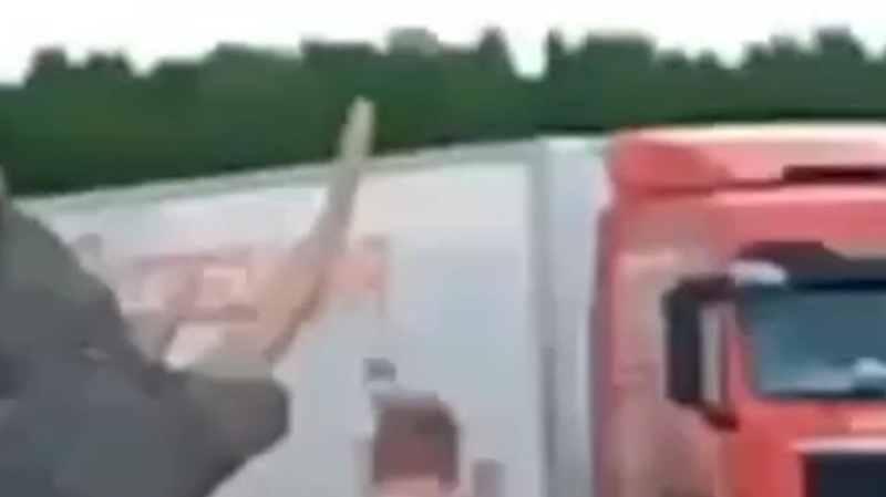 Зеленский раскрыл роль водителей фур в атаке дронов на аэродромы