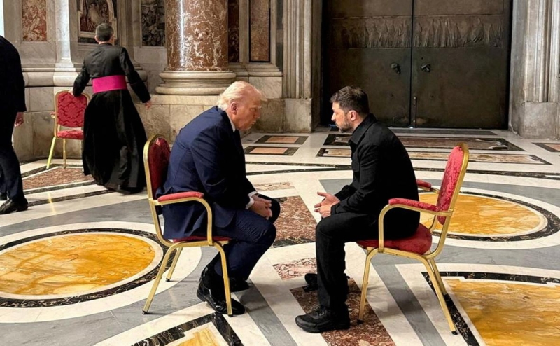 Зеленский рассказал, что обсудил с Трампом в Ватикане