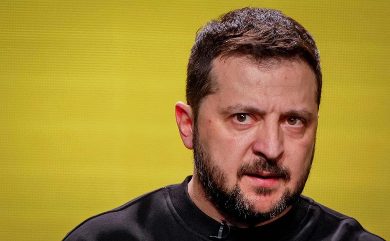 Зеленский заявил о гибели более 10 человек при обстреле Покровска