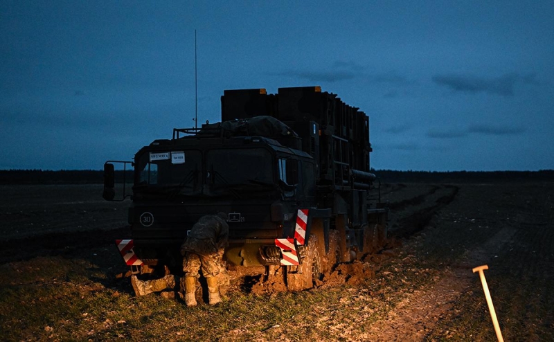 Зеленский заявил о планах по производству собственных зенитных ракет