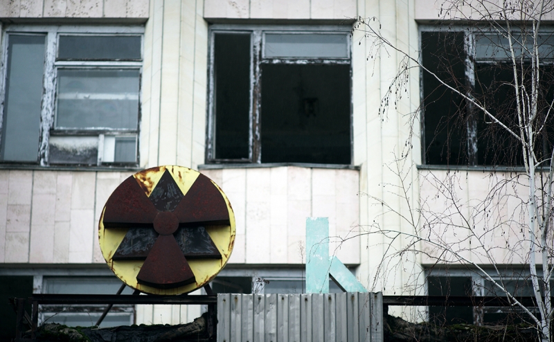 Зеленский заявил о попытке захвата Чернобыльской АЭС российскими военными