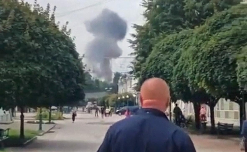 Зеленский заявил об ударе по зданию СБУ в Сумах