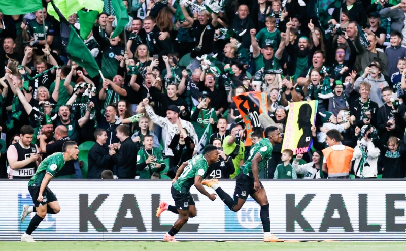 «Зенит» в 99-й день рождения выиграл шестой подряд чемпионат России