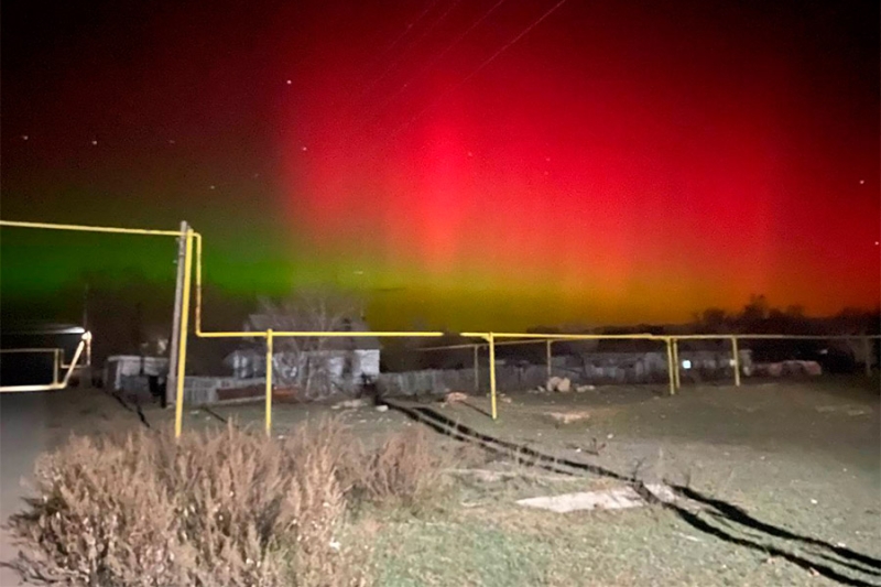 Жители южных регионов России увидели в небе красное&nbsp;полярное сияние