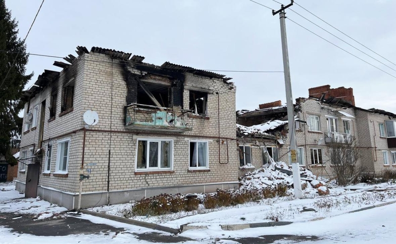 Жители показали последствия ракетного удара по поселку в Курской