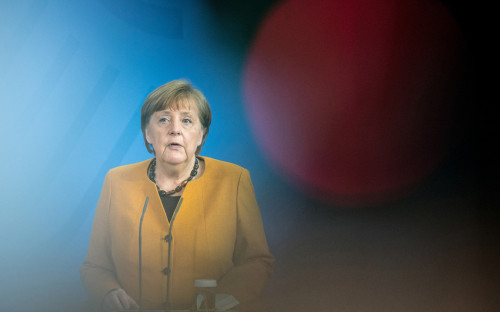 Жителям Берлина запретили ходить по магазинам и музеям без теста на CO