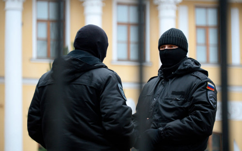 Журнал DOXA сообщил об обысках в редакции и у сотрудников в Москве