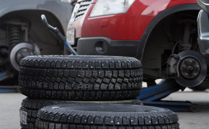 Зимняя резина в октябре подорожала за год на 16% на фоне снижения