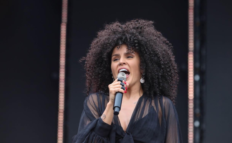 Zivert из-за проблем со здоровьем отложила концерты в России до осени