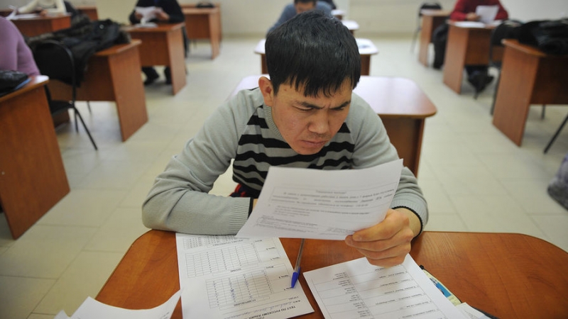 Знание русского языка и истории станет обязательным для разрешения на работу в РФ