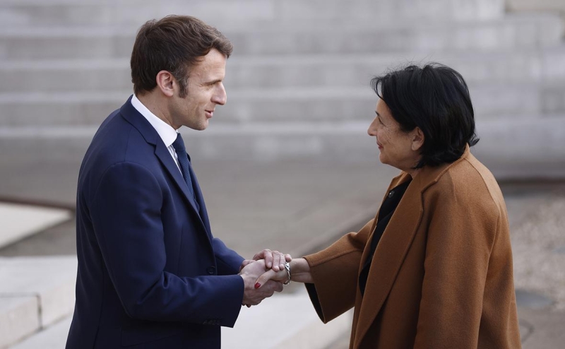 Зурабишвили позвала в Грузию Макрона для освобождения &laquo;от советского